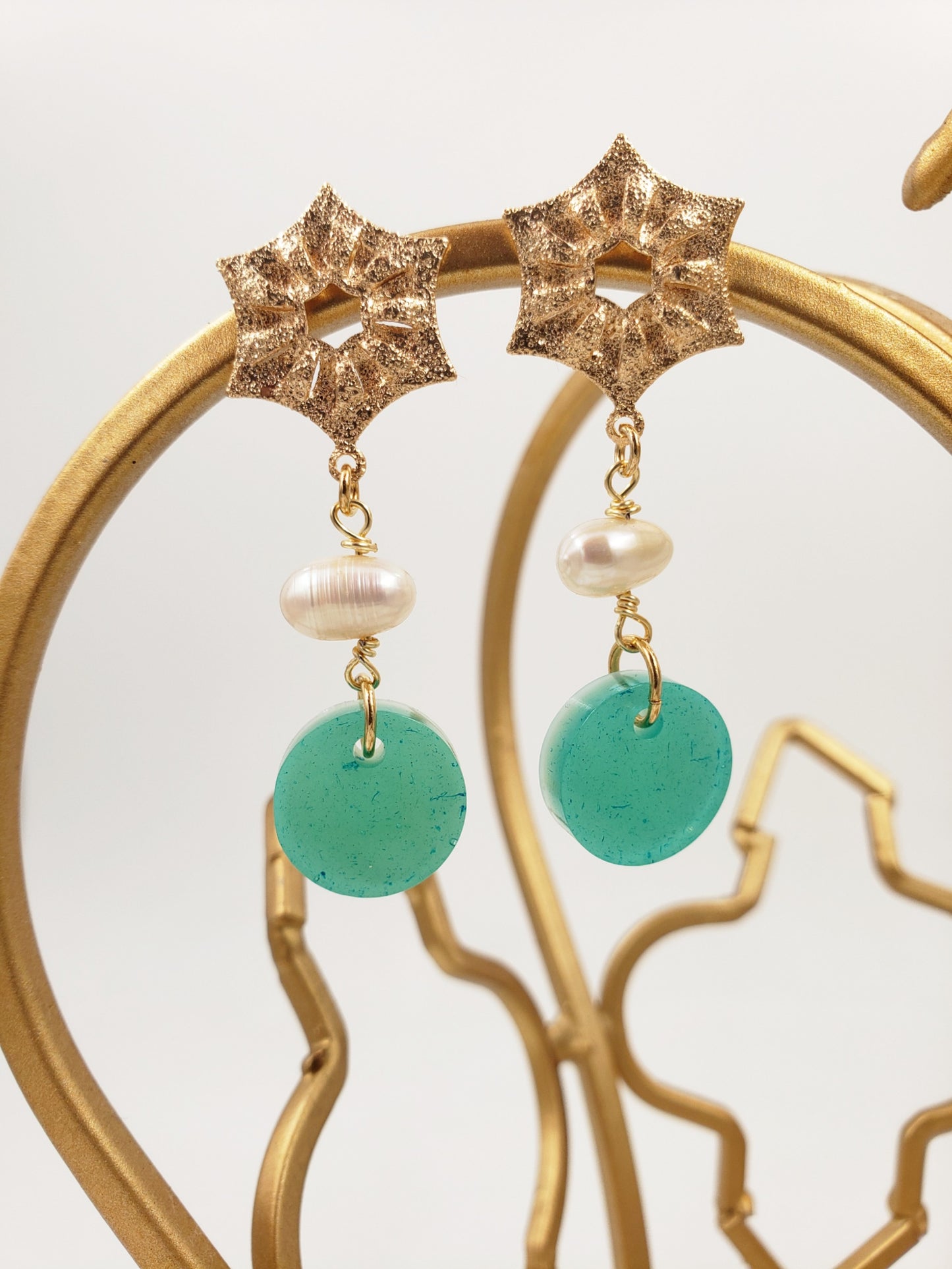 Aretes mini resinas turquesa y perla