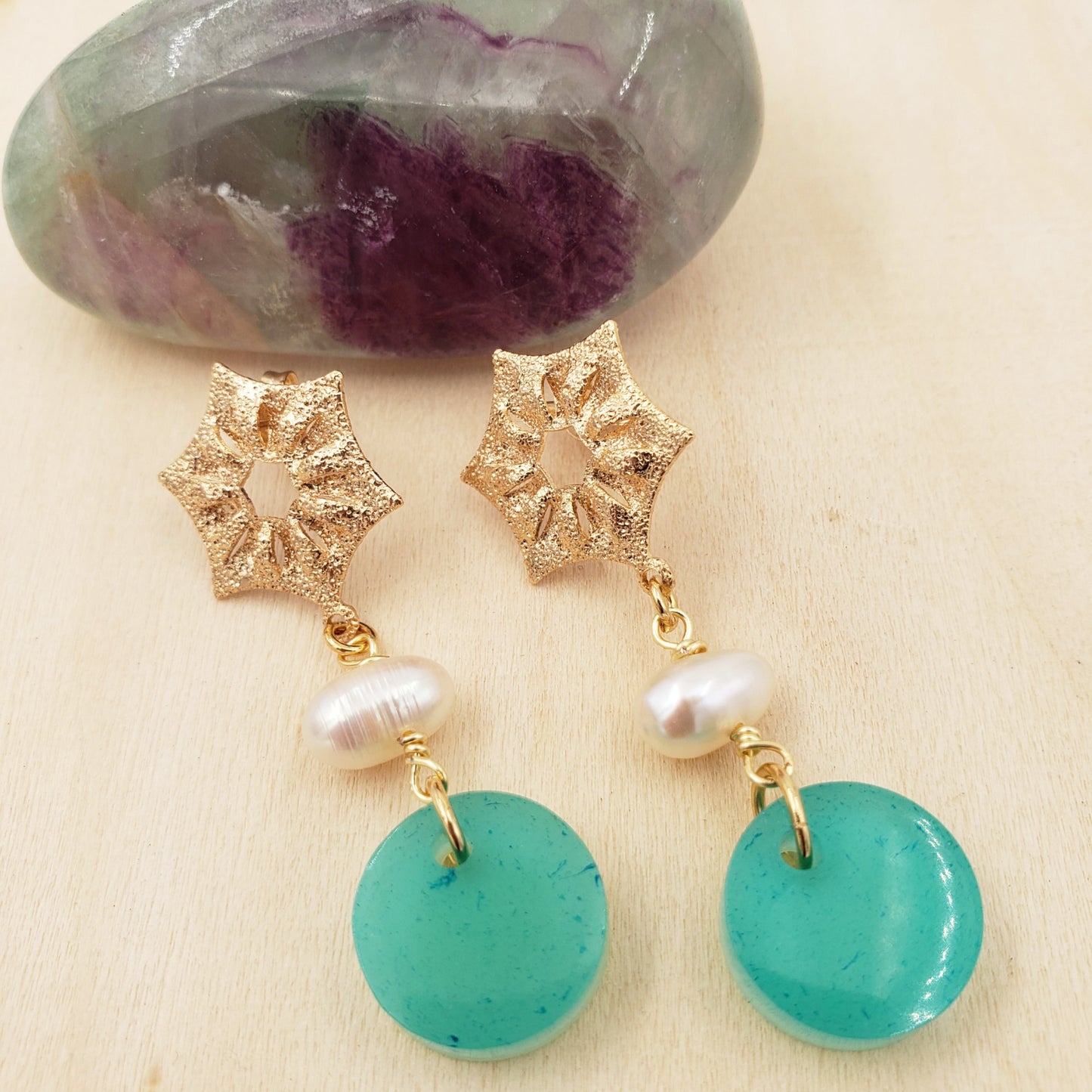 Aretes mini resinas turquesa y perla