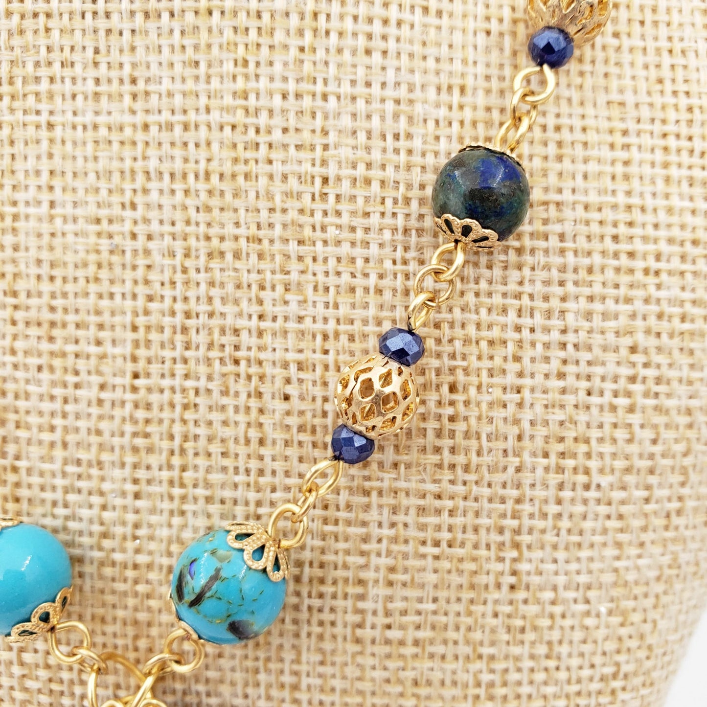 Collar con estrella de goldfilled encapsulada en resina